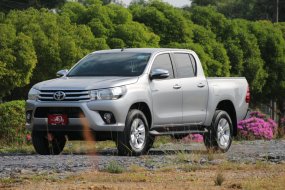 2017 Toyota Hilux Revo 2.4 E 𝗗𝗼𝘂𝗯𝗹𝗲 𝗖𝗮𝗯 รถกระบะ 